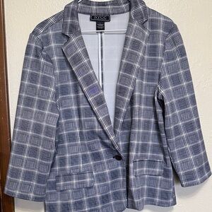 NYC Black and White Patterned Garment